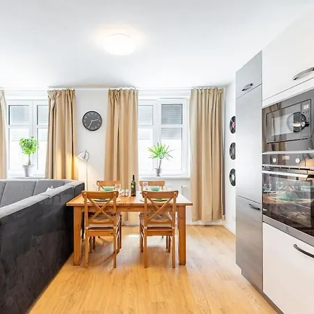 Haven Beskydska Street Getaway Appartement